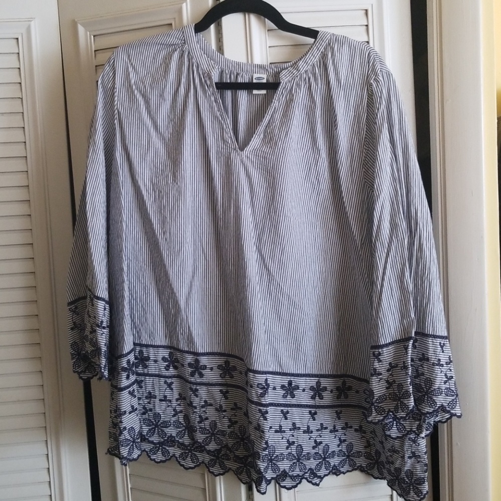 3/4 Sleeve Embroidered Blouse